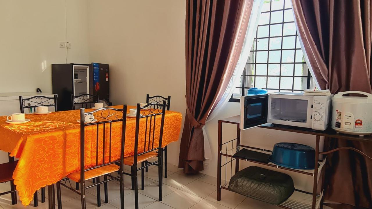 Villa Anjung Klia House 72 With Neflix à Banting  Extérieur photo