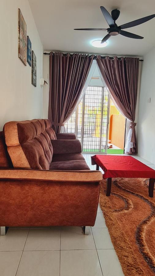 Villa Anjung Klia House 72 With Neflix à Banting  Extérieur photo